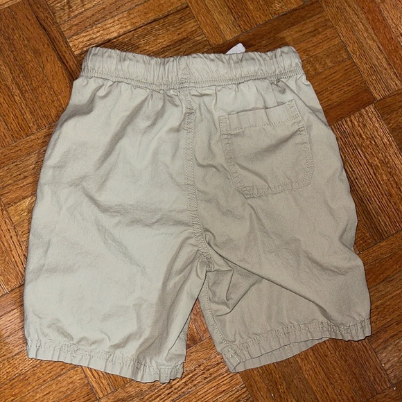 Lightning bug size 8 khaki shorts pull on - Picture 2 of 3